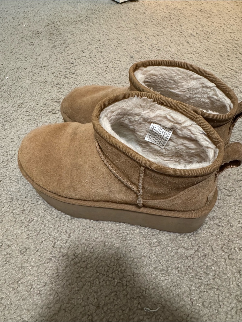 Ultra High Rise Uggs - Picture 4 of 4
